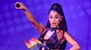 Ариана Гранде зарадва феновете, подготвя нов албум