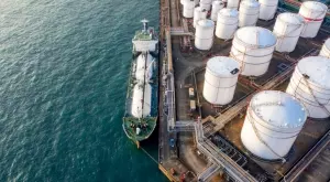 Колко голям е рискът от прекъсване на доставките на петрол заради атаката срещу Израел?