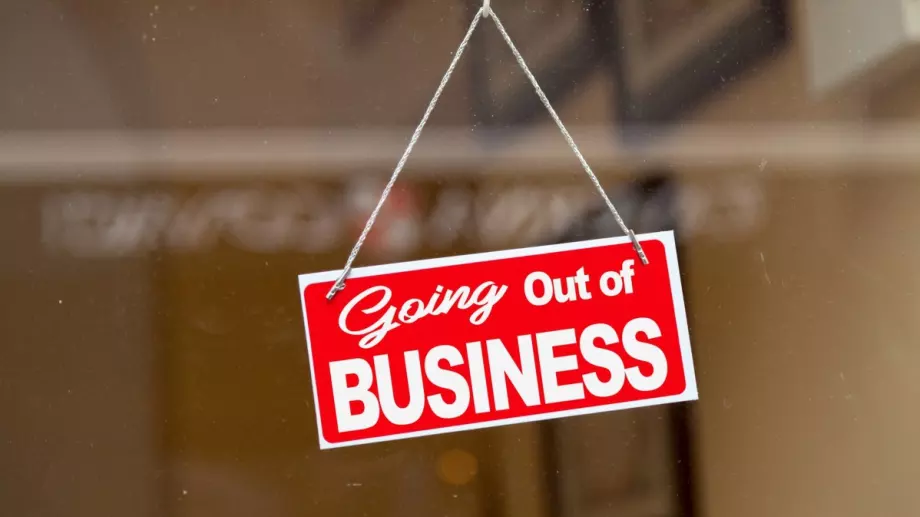 Колко фирми фалираха у нас от началото на годината и в кой сектор това се случва най-често
