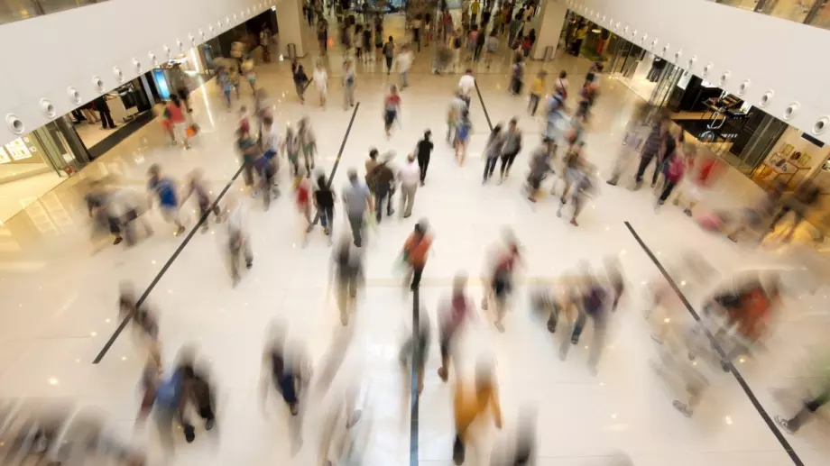 За какво харчат повече парите си потребителите с наближаването на празниците?