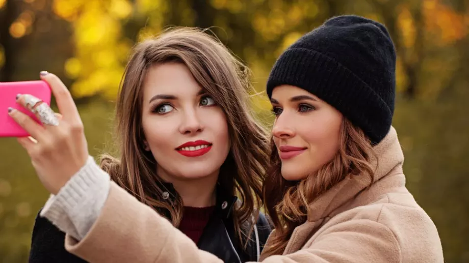 Женски виц за 24 октомври 2023: Приятелки си говорят за секс