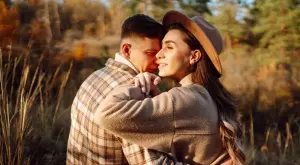 Тези 2 зодии ще срещнат любовта, когато най-малко очакват