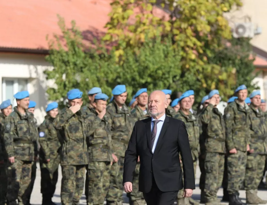 Тагарев: Учим се от войната в Украйна, инвестираме в дронове (СНИМКИ)