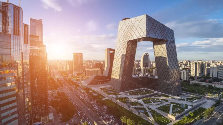 Промишленият сектор в Китай през ноември расте с най-бърз темп от близо 2 години