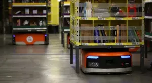 Amazon тества хуманоидни роботи, за да "облекчи" служителите 