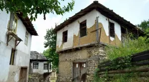 Шотландец, купил 3 къщи в българско село по eBay за под 3 000 паунда всяка: Сега децата ми ще имат наследство