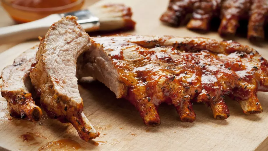 Жесток трик за крехки свински ребра