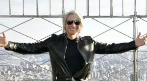 40 години на сцена: Ето как Джон Бон Джоуви отбеляза юбилея (ВИДЕО)