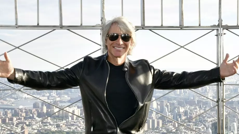 40 години на сцена: Ето как Джон Бон Джоуви отбеляза юбилея (ВИДЕО)