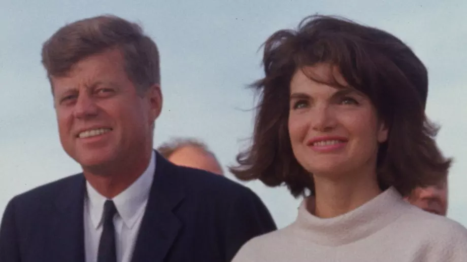 Триковете за красота на Джаки Кенеди, които я превърнаха в модна икона