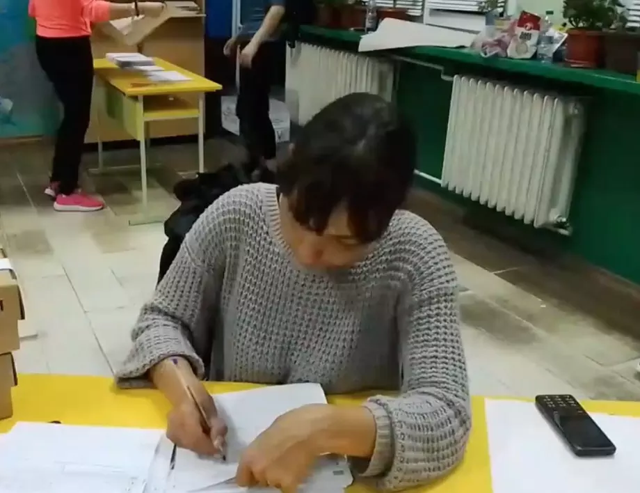 "Тука сме си наши хора" и "чичо Цено, кой номер?". Или как Малорад прави избори (ВИДЕО)