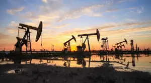 Цените на петрола се покачват, докато пазарите преценяват напрежението в Близкия изток