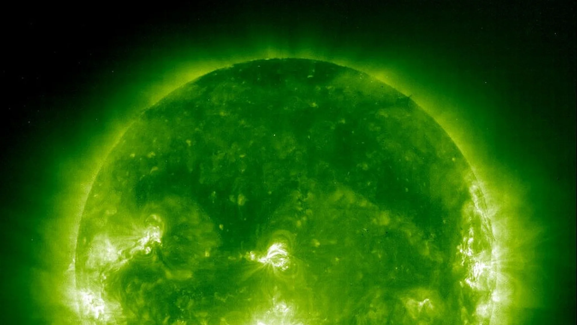 БРУТАЛНИ магнитни бури през март 2024 - ето точно кога