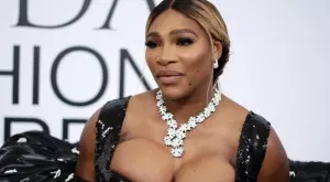 Серина Уилямс дарява кърмата си (ВИДЕО)