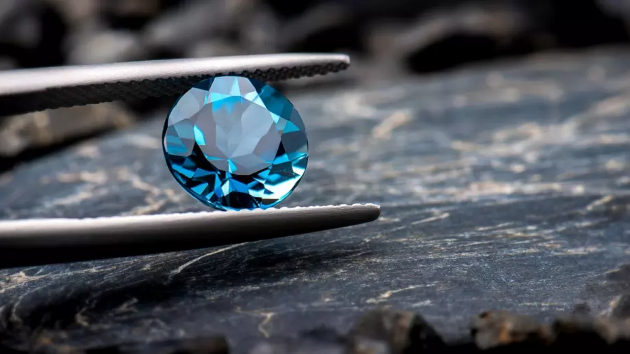 Продадоха редкия диамант Bleu Royal за близо 44 млн. долара