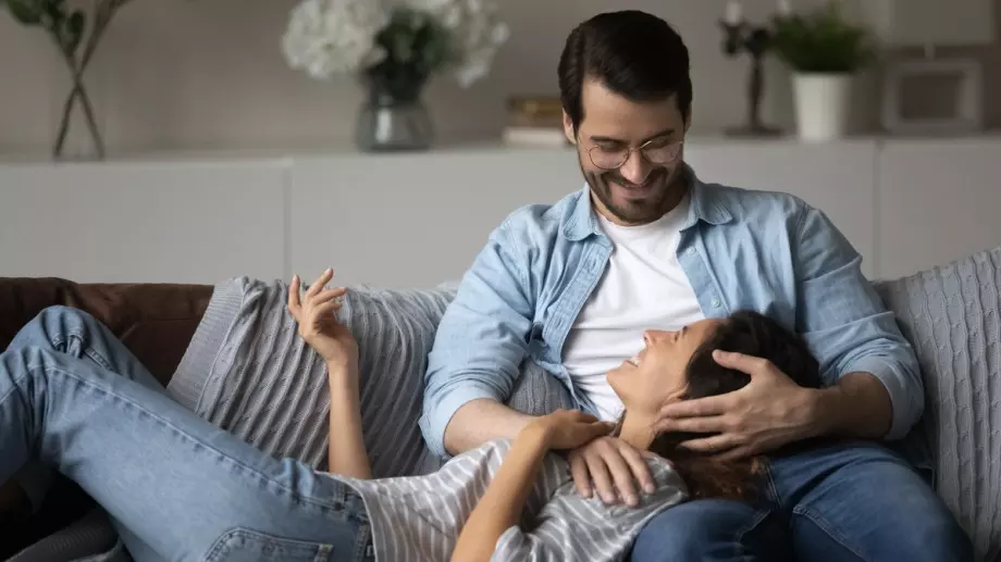 20 въпроса, които да зададете на партньора си вместо "Как мина денят ти?"