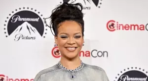 Риана изненада с нова визия (СНИМКИ)