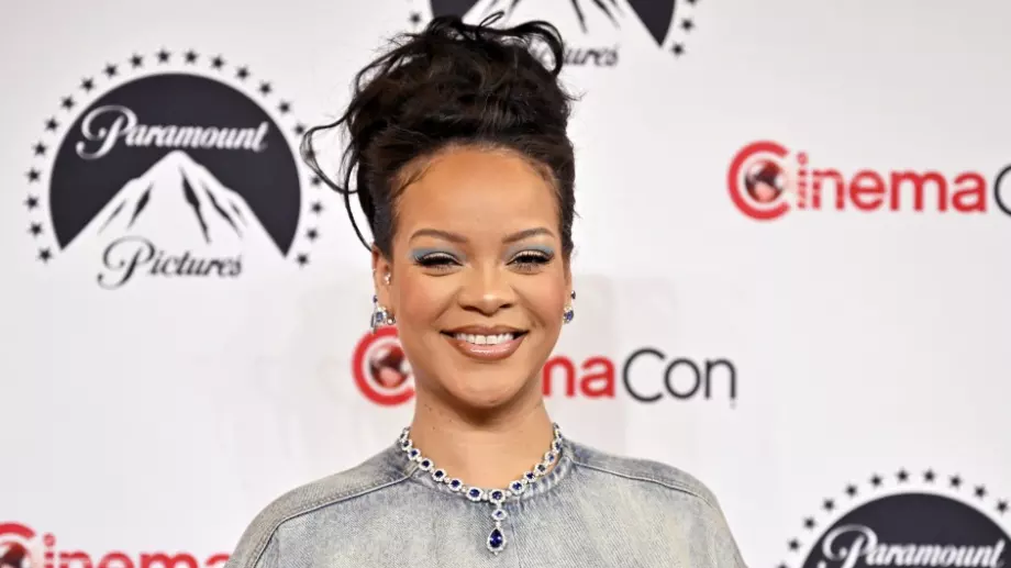 Риана изненада с нова визия (СНИМКИ)