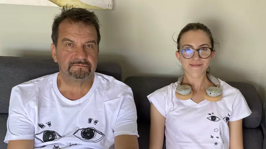 За пример: Дъщерята на Ники Кънчев събра пари за болно дете