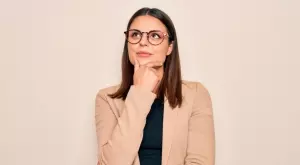 Как да комбинирате дамски елек с ежедневния си гардероб