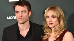 Робърт Патисън и Суки Уотърхаус очакват първото си дете (ВИДЕО)