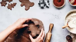 Безопасно ли е да ядете сурово тесто за сладки?