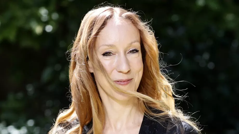 Изложба представя футуристичните рокли на Ирис ван Херпен (ВИДЕО)