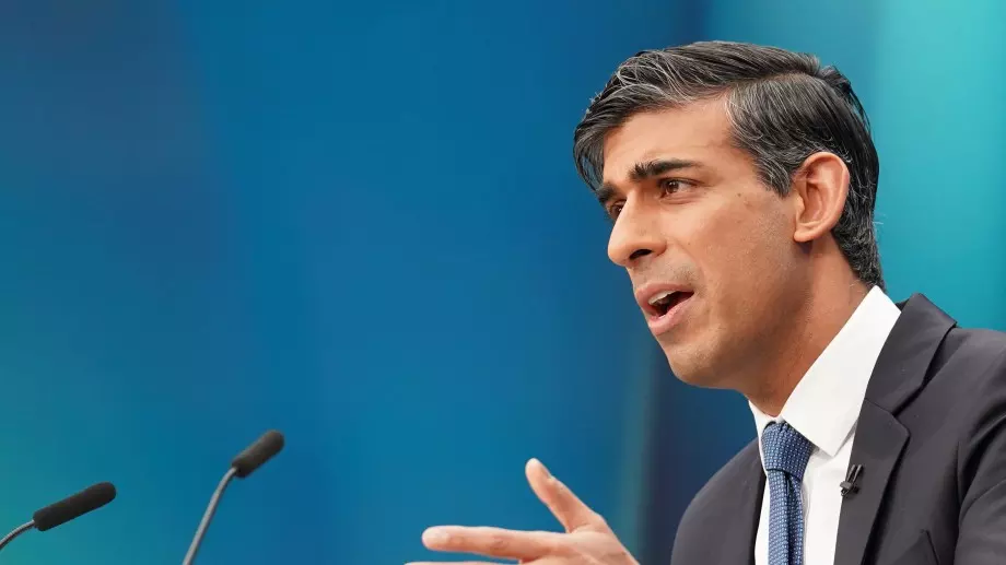 Лондон и Брюксел отлагат с три години митата за електромобили за Великобритания