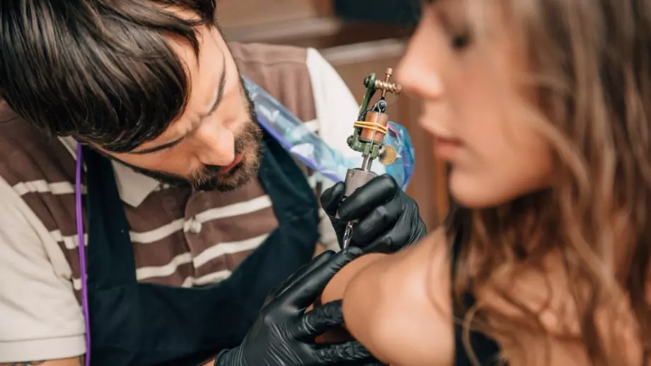 Над 90% от мастилата за татуировки съдържат химикали, причиняващи увреждане на органи