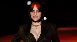 Били Айлиш изригна срещу нападките към сексуалността ѝ (СНИМКИ + ВИДЕО)