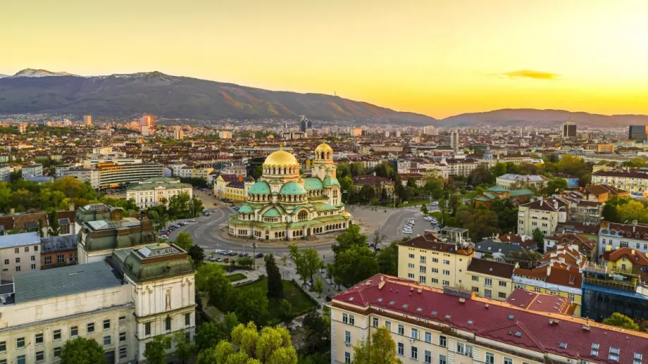 Издръжката на човек в България продължава да расте. Колко пари са необходими?