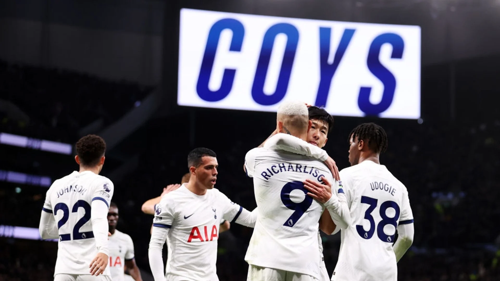 Тотнъм прекъсна лошата си серия с разгром над Нюкасъл (ВИДЕО)