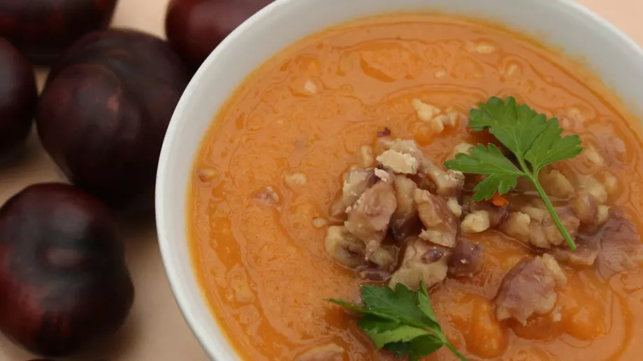 Зима в тенджера: Много вкусна крем супа от кестени
