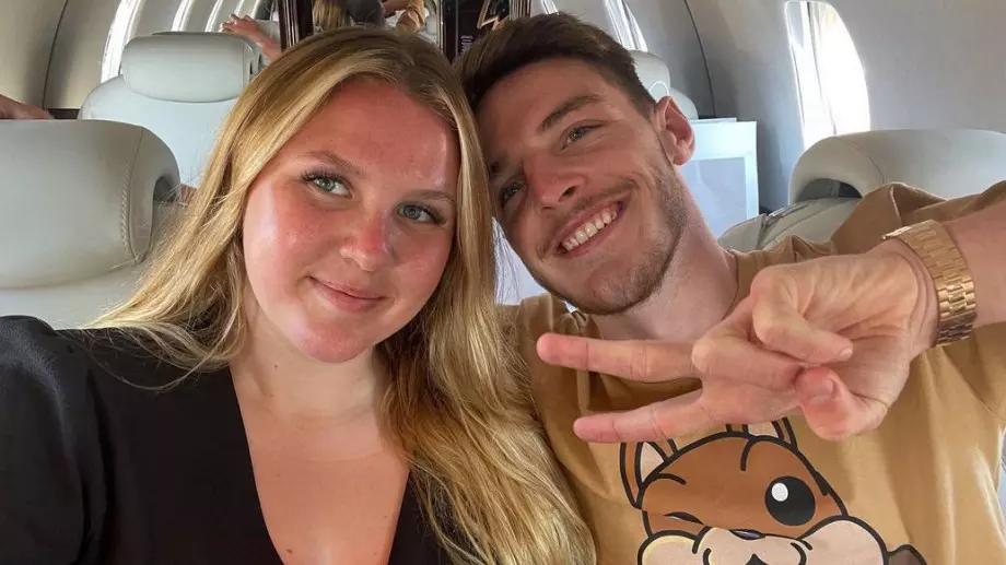 Един от най-богатите футболисти в света отнесе хейт, че приятелката му е пълна (СНИМКИ)