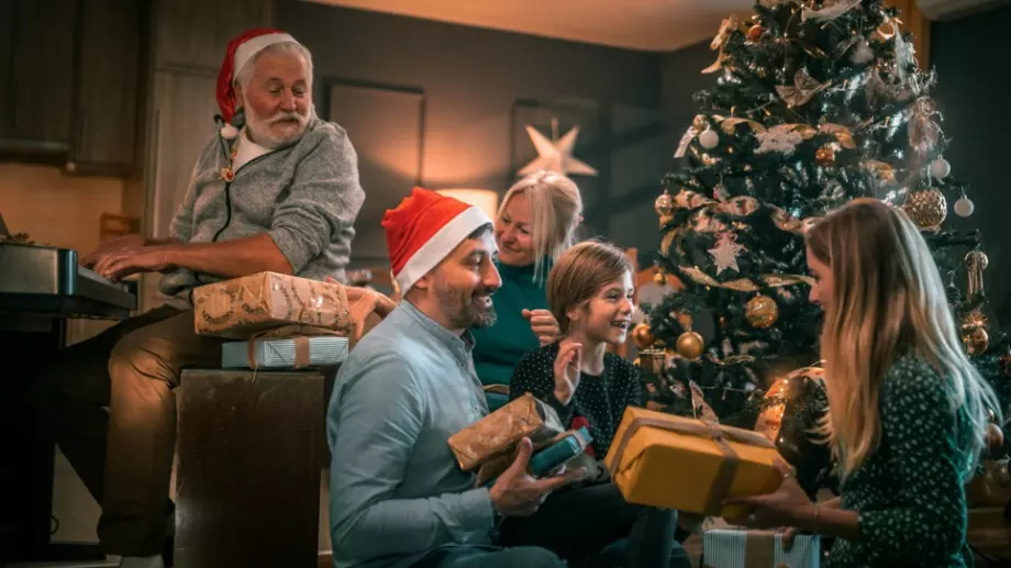 7 неща, които да кажете на децата, за да се чувстват добре на празнични събирания