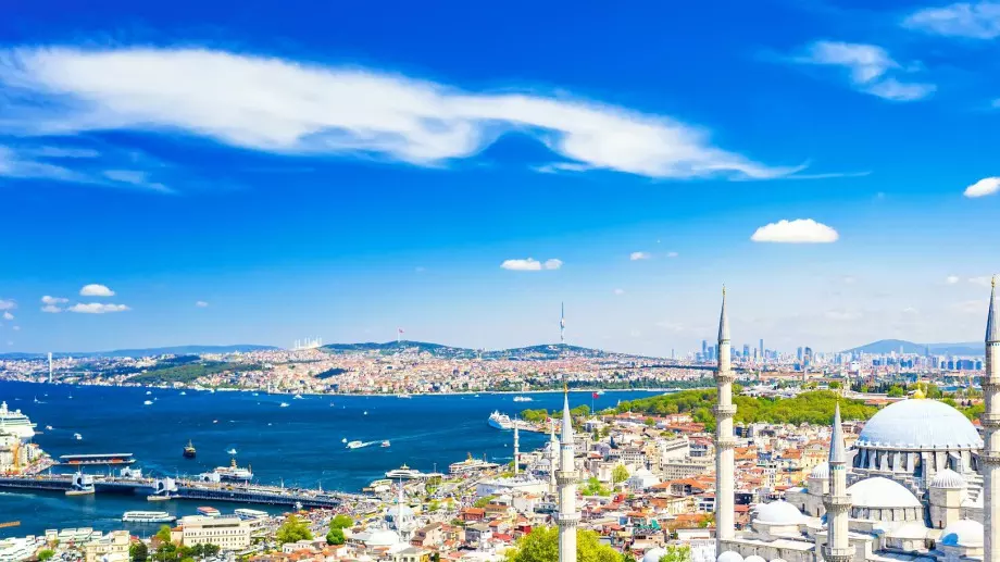 Турция отчете рекордни приходи от туризма за 2023 г.