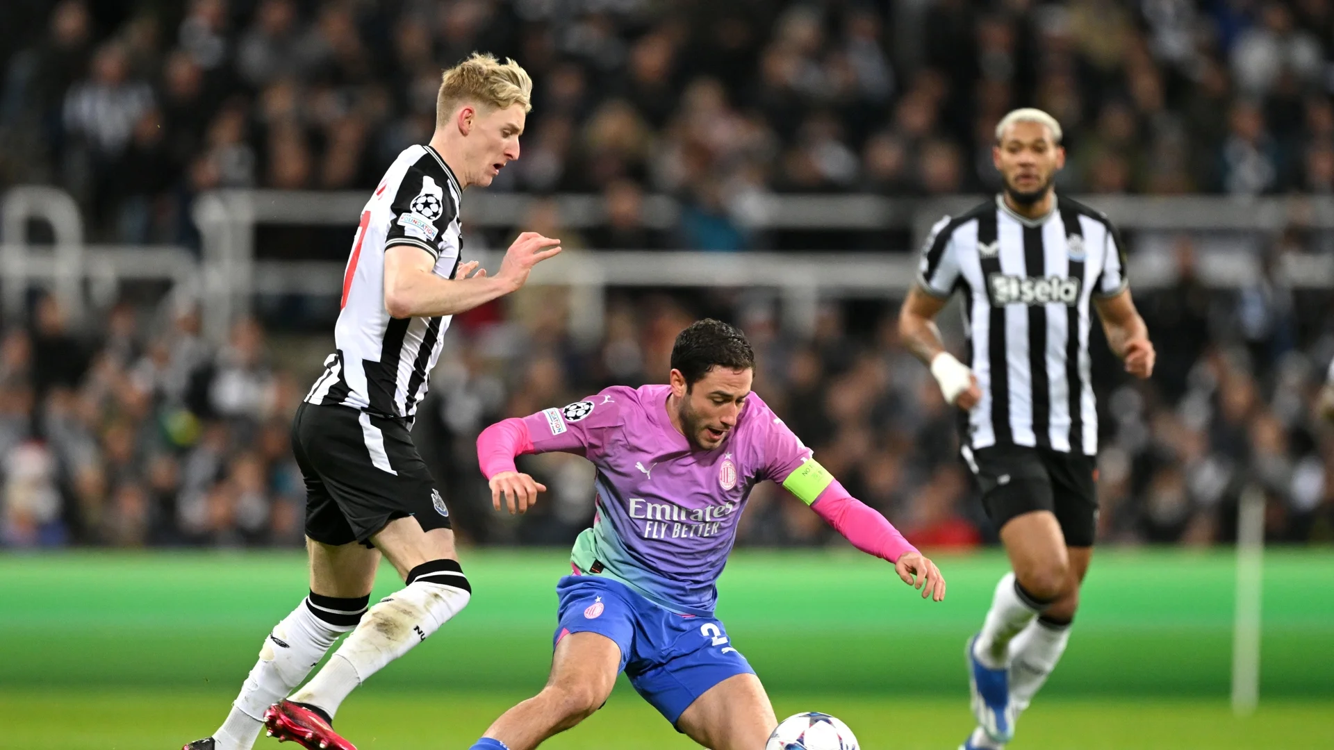 Нюкасъл помечта за осминафинал, но в крайна сметка напусна евротурнирите (ВИДЕО)