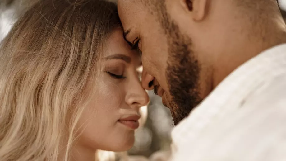 5 неща, които една жена трябва да предприеме, ако иска истинска връзка