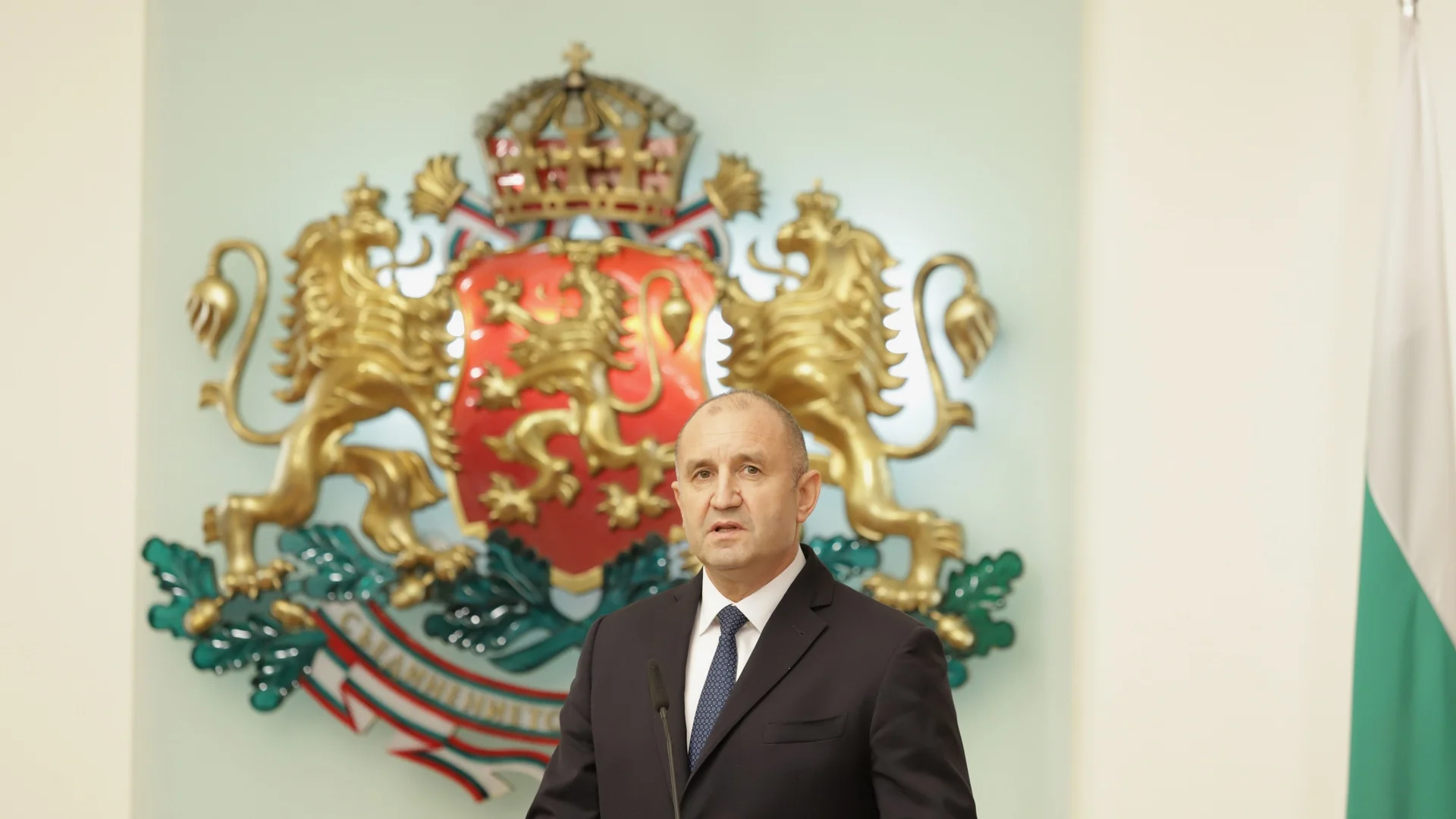 Новогодишната реч на Радев ще е на руски, Волгин ще свири на балалайка