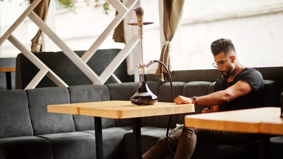 Как да почиствате различните части от едно наргиле