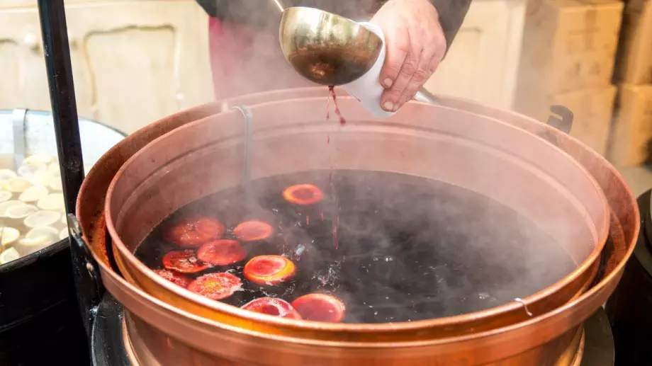 Рецепта за греяно вино от немските коледни базари