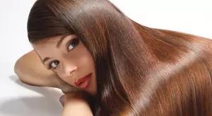 Tова е жената с най-дълга коса в света (ВИДЕО)