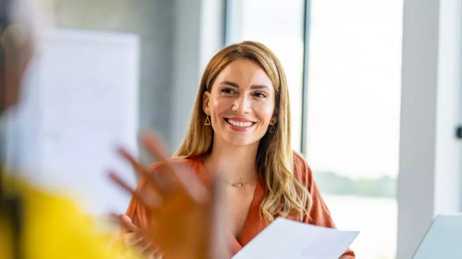 Виц за добро утро: Две блондинки си говорят