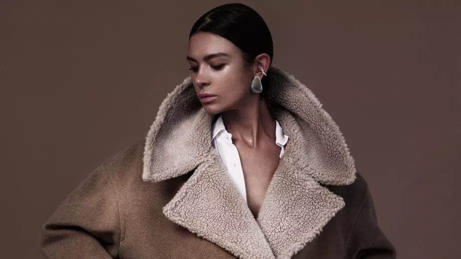 Вечна класика, която да имате: Палто тип кожух (СНИМКИ)