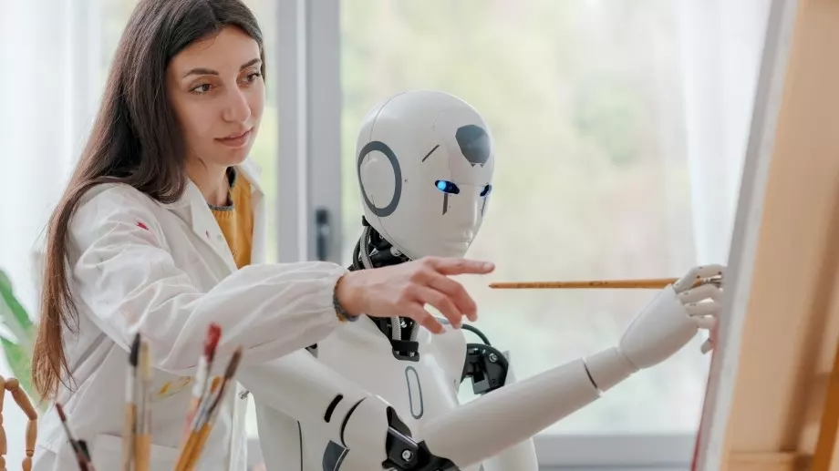 Иновативно: Измислиха електронна кожа, която ще осигури чувствителност при роботите