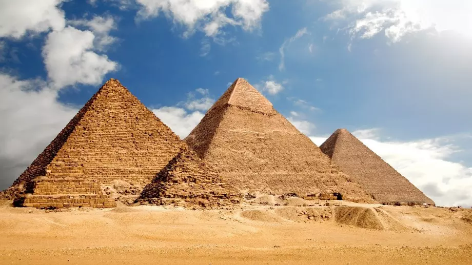 Удобство: Изграждат мост между Големия египетски музей и пирамидите 