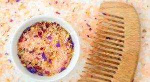 Домашен детоксикиращ скраб за скалп 