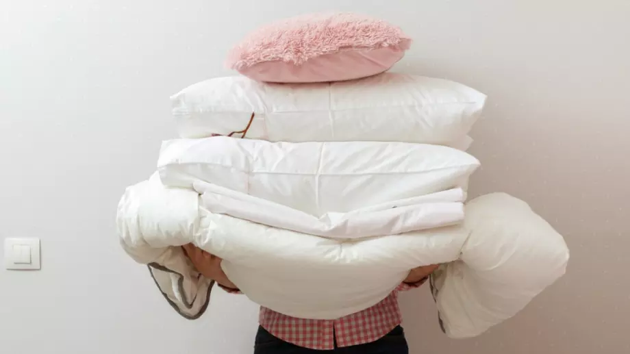 Как да перете различните типове възглавници