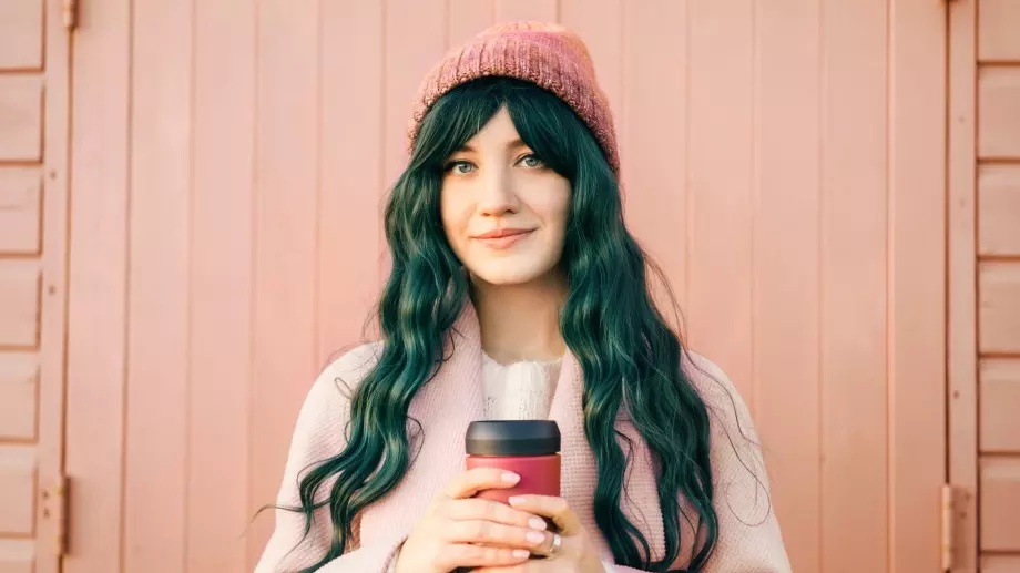 Прасковен мъх: Как да носим цвета на 2024 година (СНИМКИ)