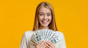 Тези зодии ще се отрупат с пари до края на януари 2024